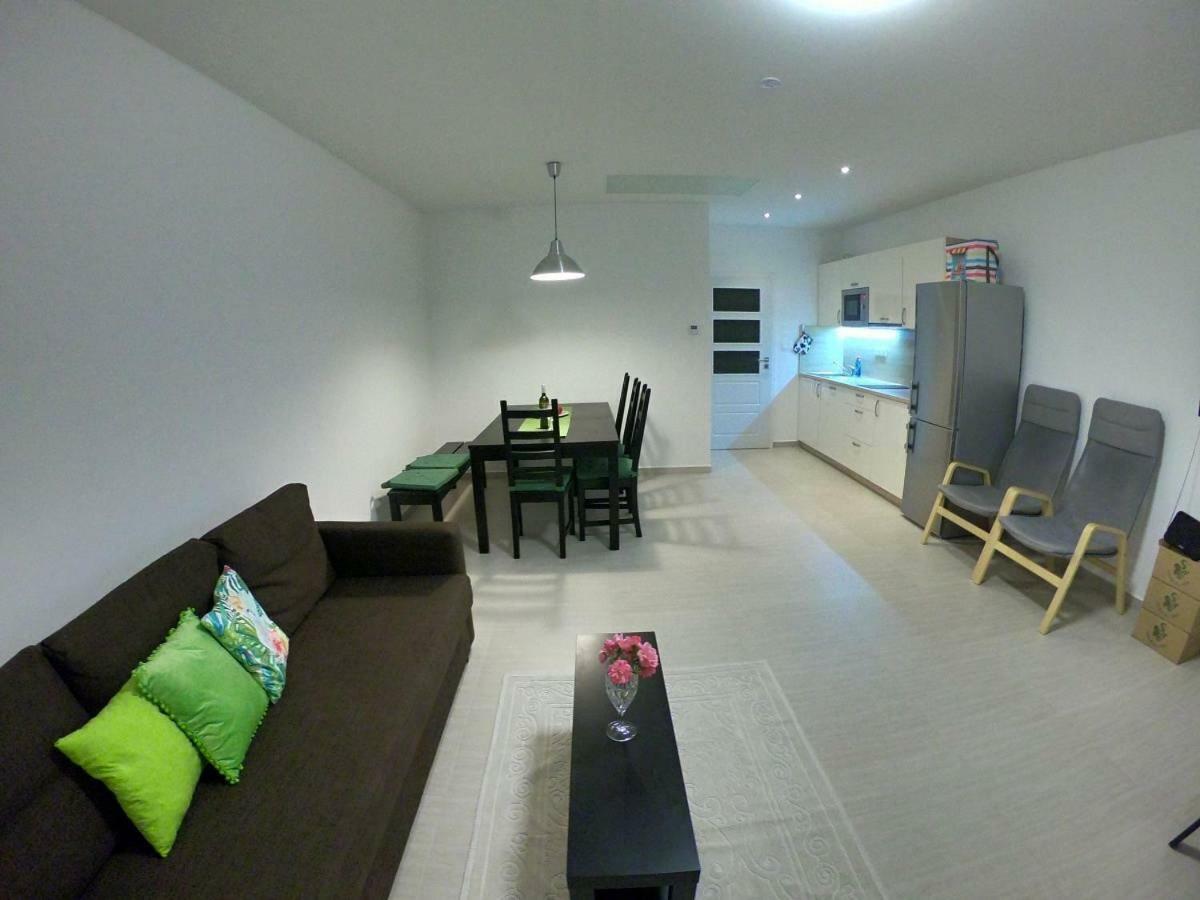 חלוהובץ Apartmany U Zamecku מראה חיצוני תמונה